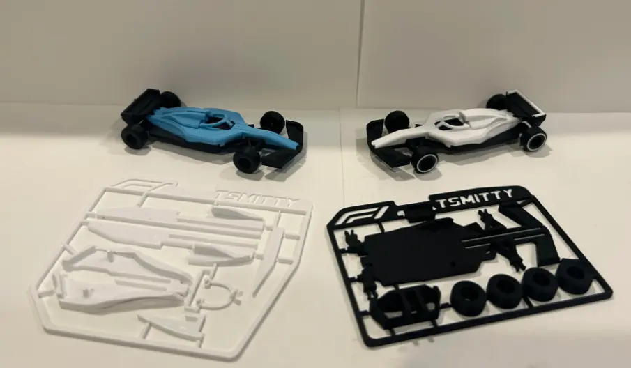 Auto de carrera armable impreso en 3D